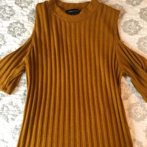 Kendall & Kylie Mustard Top